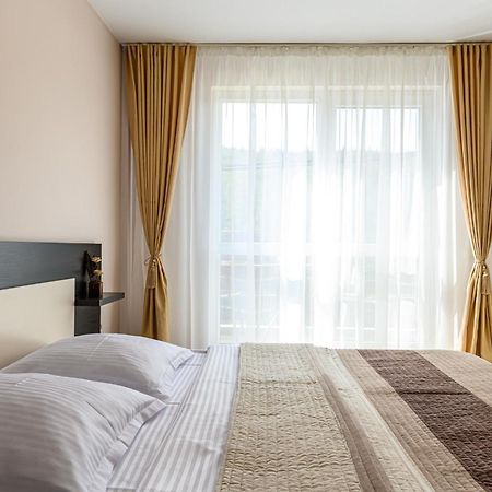 Hotel Casa Ramino à Buşteni Extérieur photo