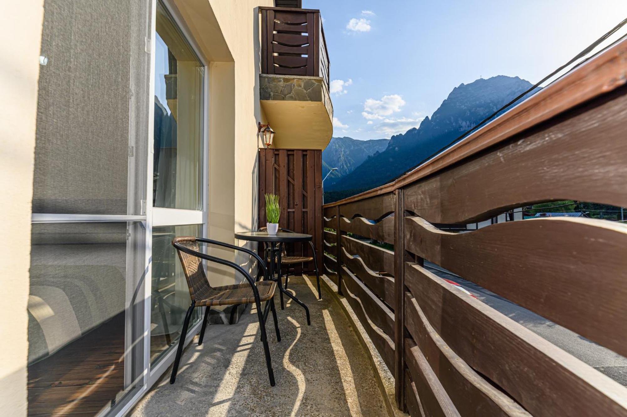 Hotel Casa Ramino à Buşteni Extérieur photo