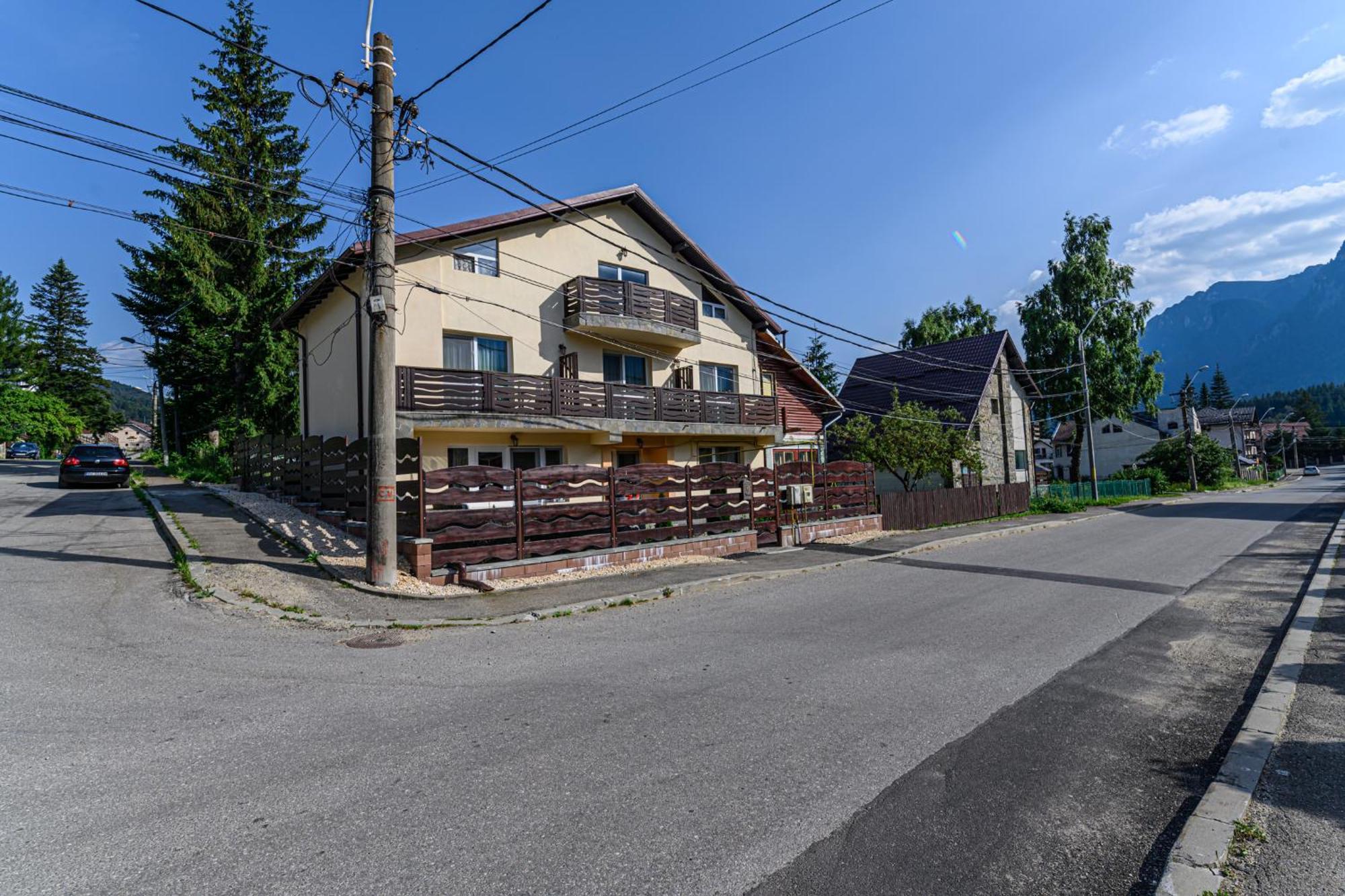 Hotel Casa Ramino à Buşteni Extérieur photo