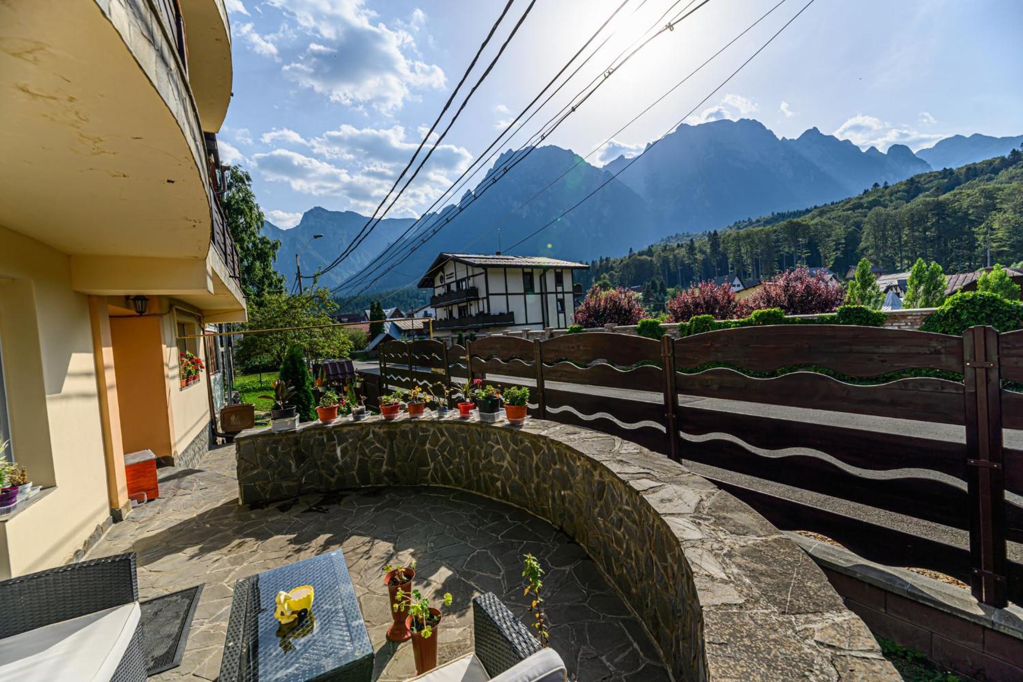 Hotel Casa Ramino à Buşteni Extérieur photo