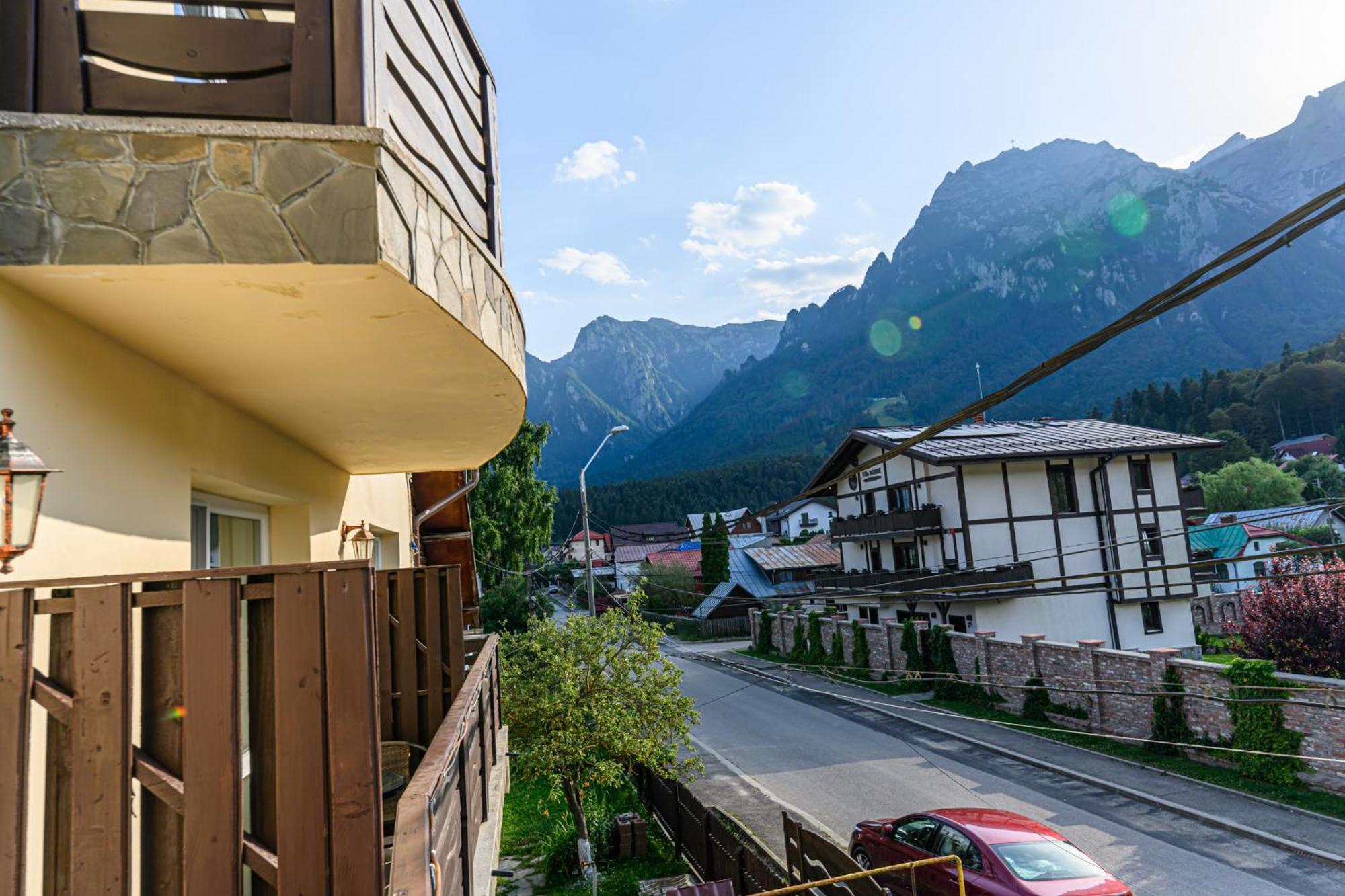 Hotel Casa Ramino à Buşteni Extérieur photo