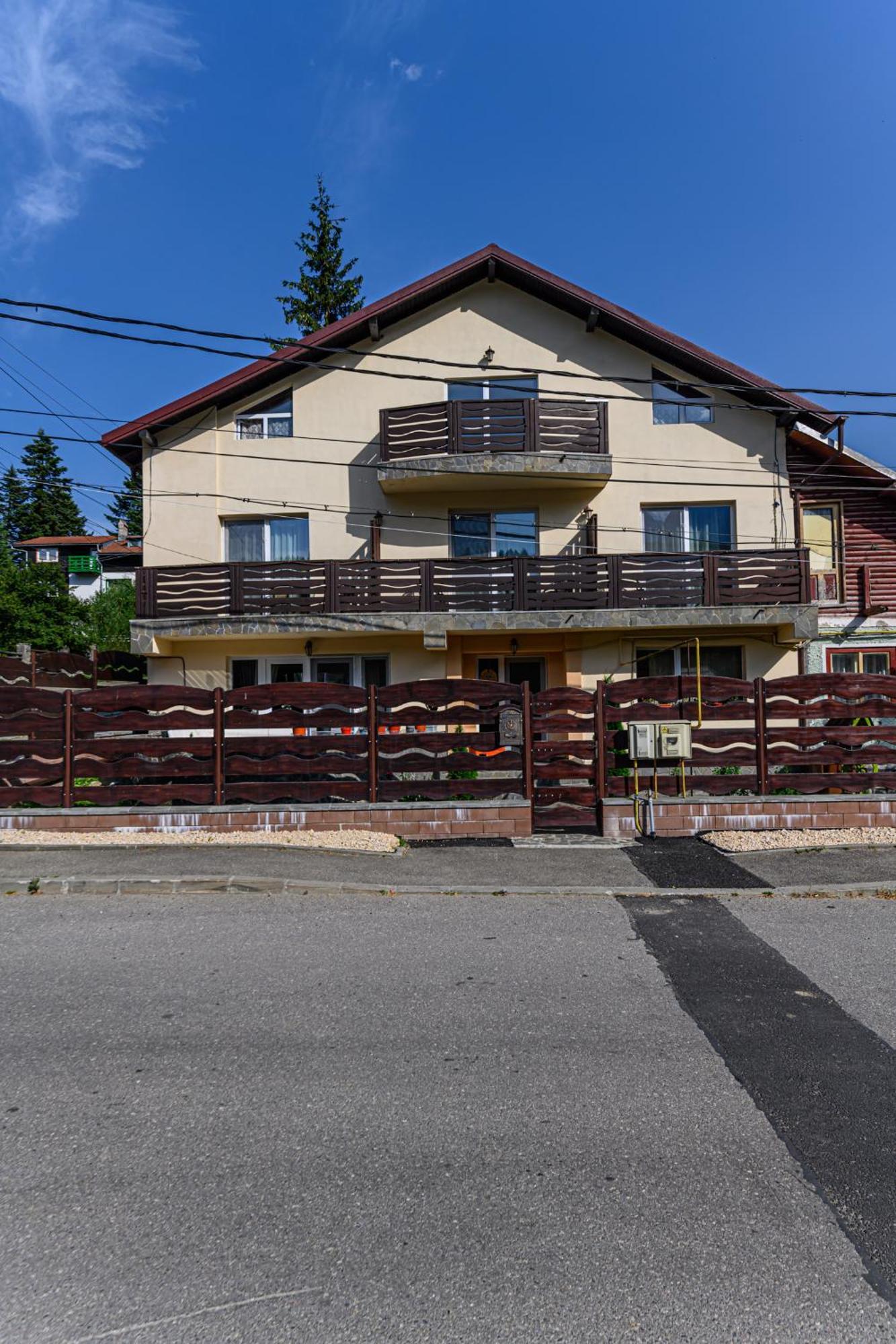 Hotel Casa Ramino à Buşteni Extérieur photo