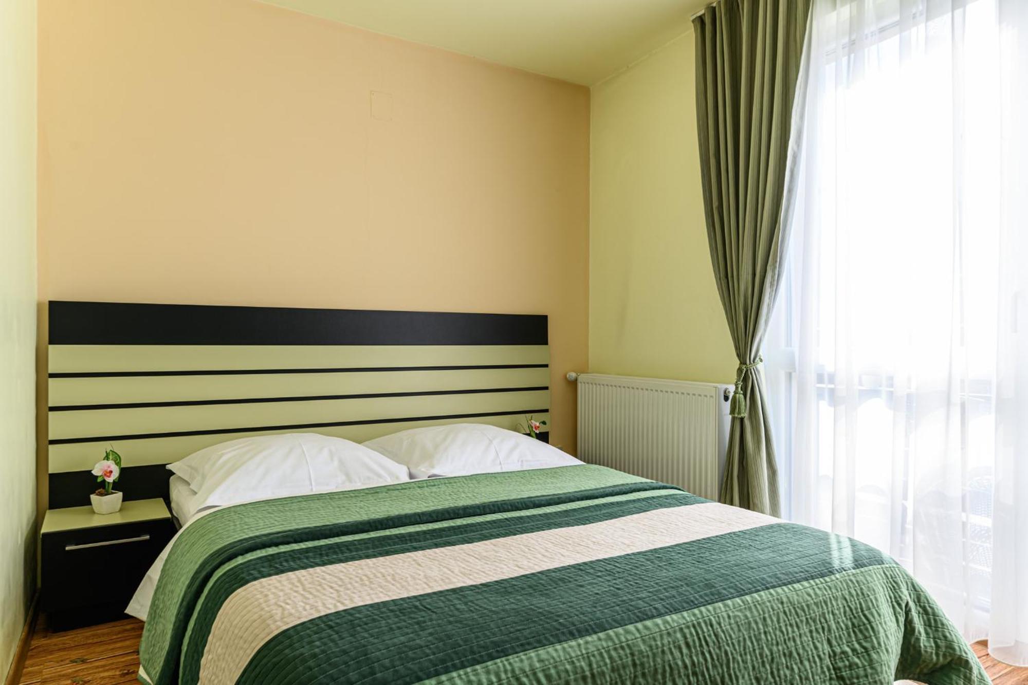 Hotel Casa Ramino à Buşteni Extérieur photo