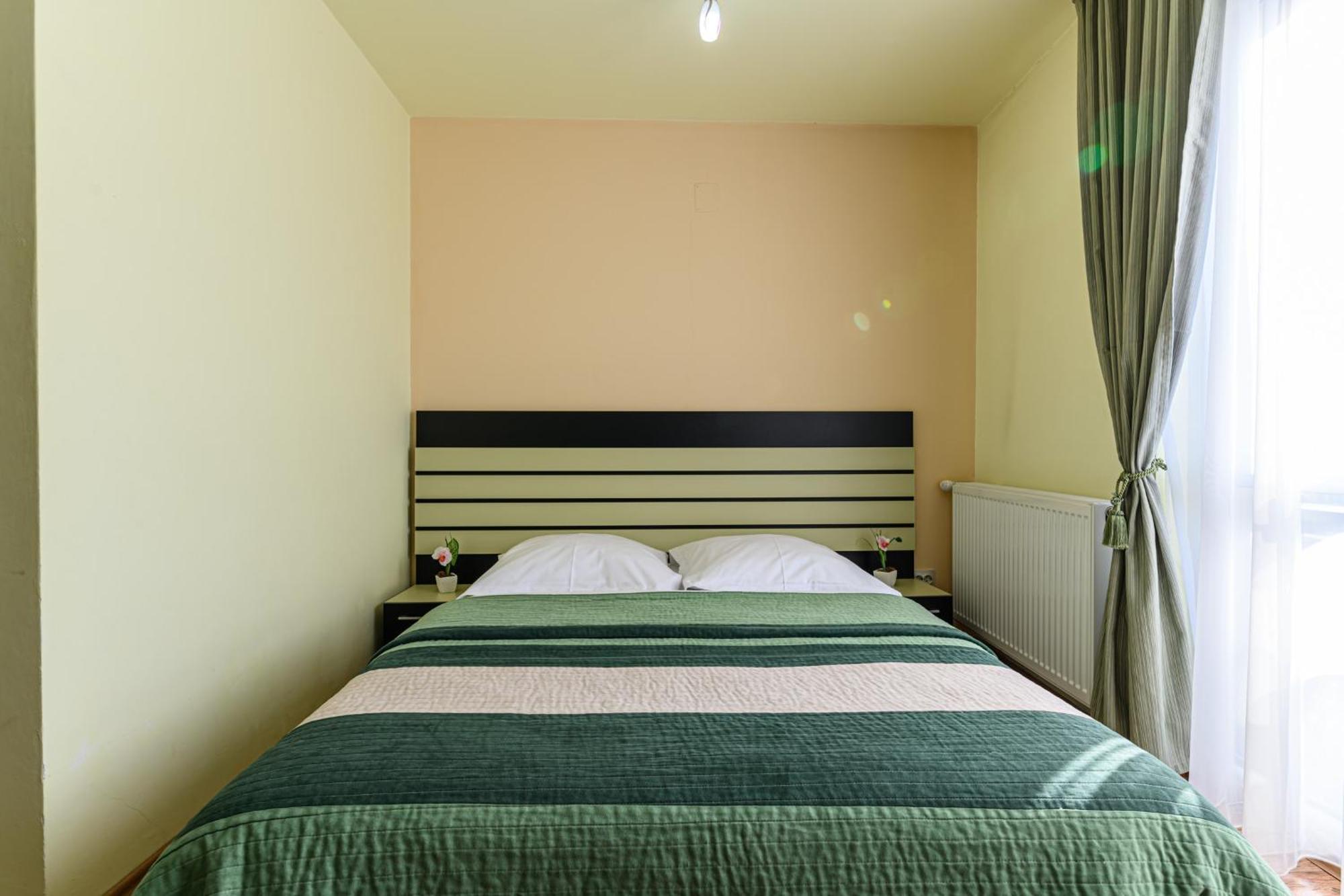 Hotel Casa Ramino à Buşteni Extérieur photo