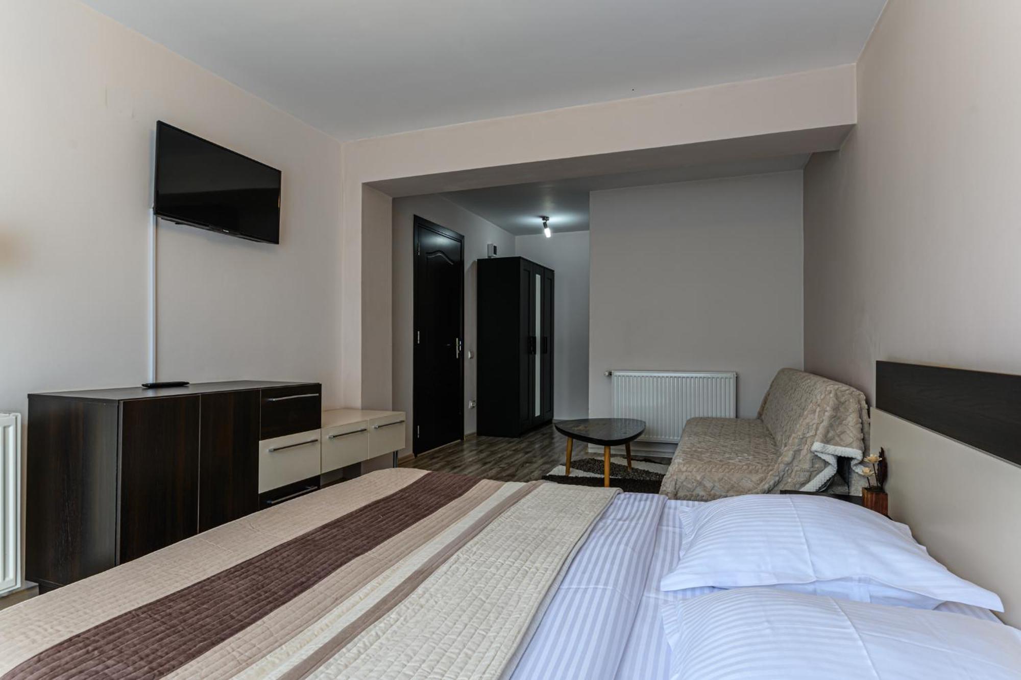 Hotel Casa Ramino à Buşteni Extérieur photo