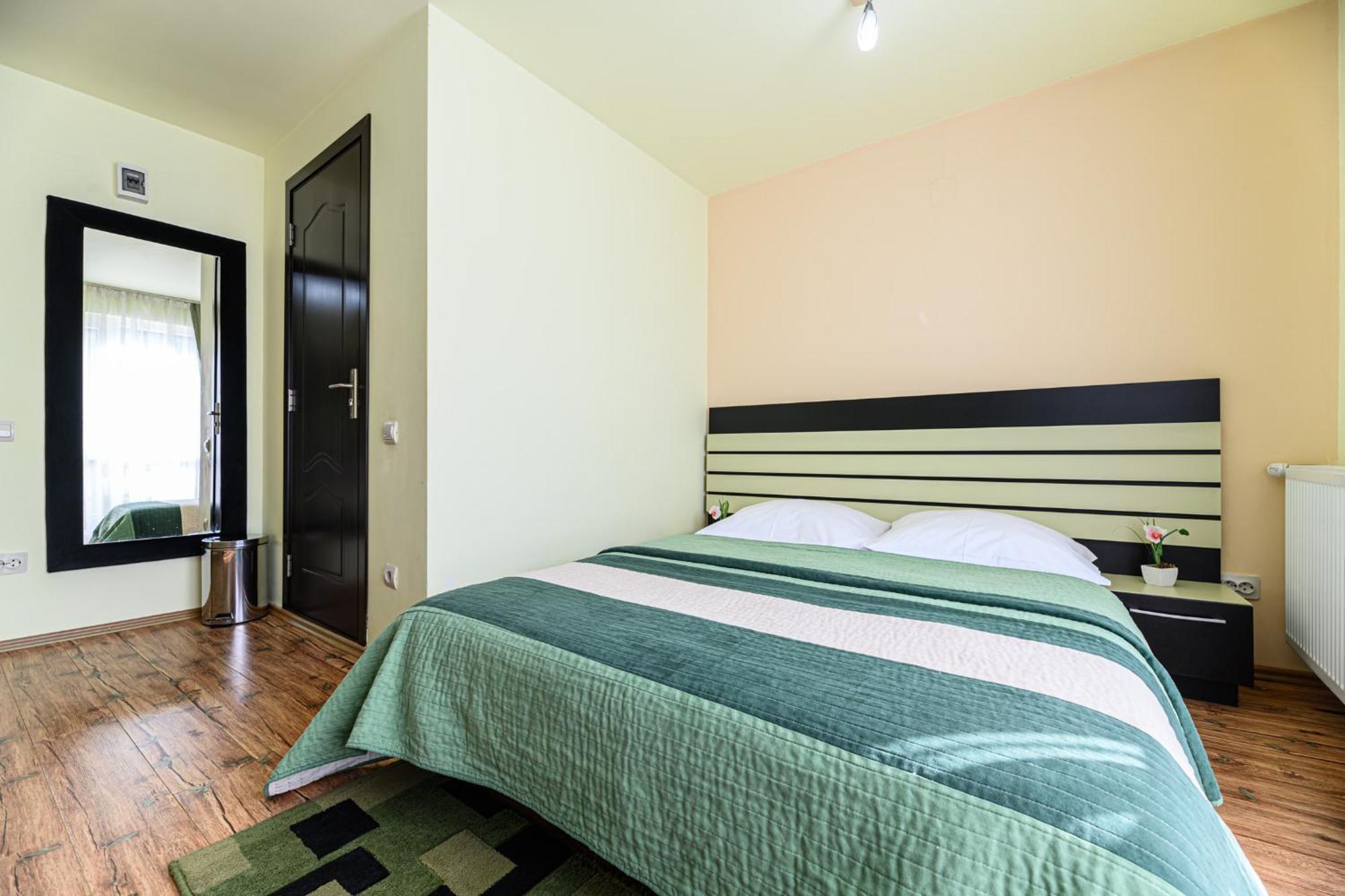 Hotel Casa Ramino à Buşteni Extérieur photo